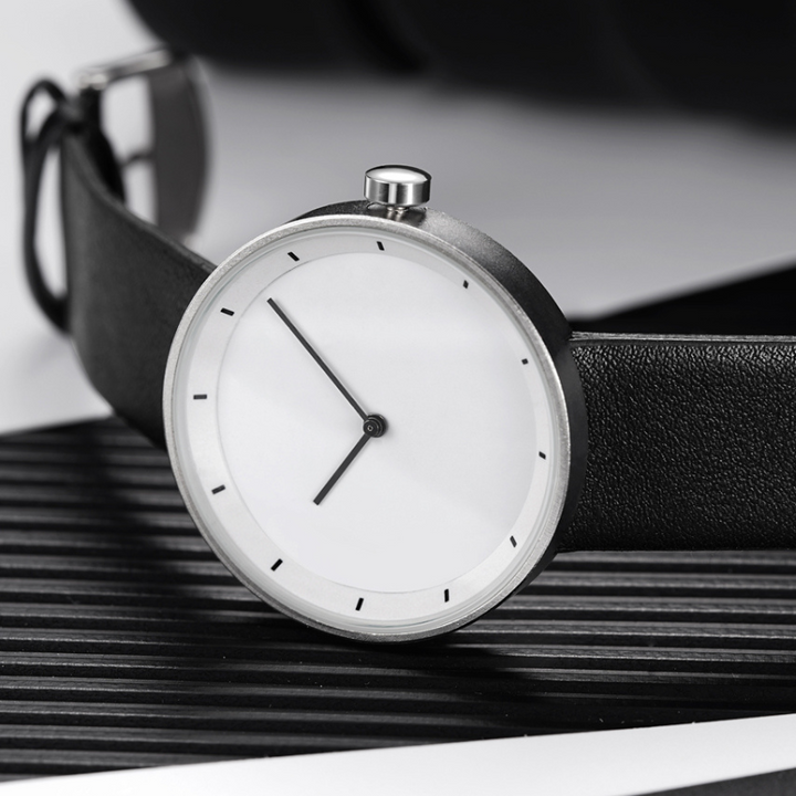 Minimalist Stil Kuvars Kol Saati