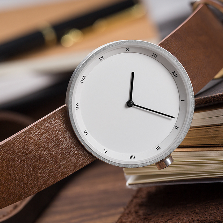 Minimalist Stil Kuvars Kol Saati